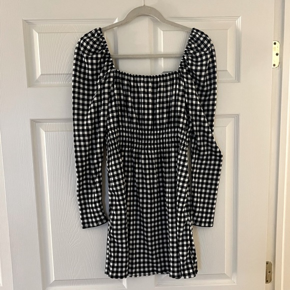 H&M Dresses & Skirts - NWOT H&M Black & white plaid off shoulder dress